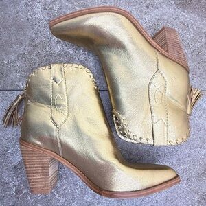NEW Guess Western Rodeo Faux Leather Gold Tassel Booties Women’s Size 8